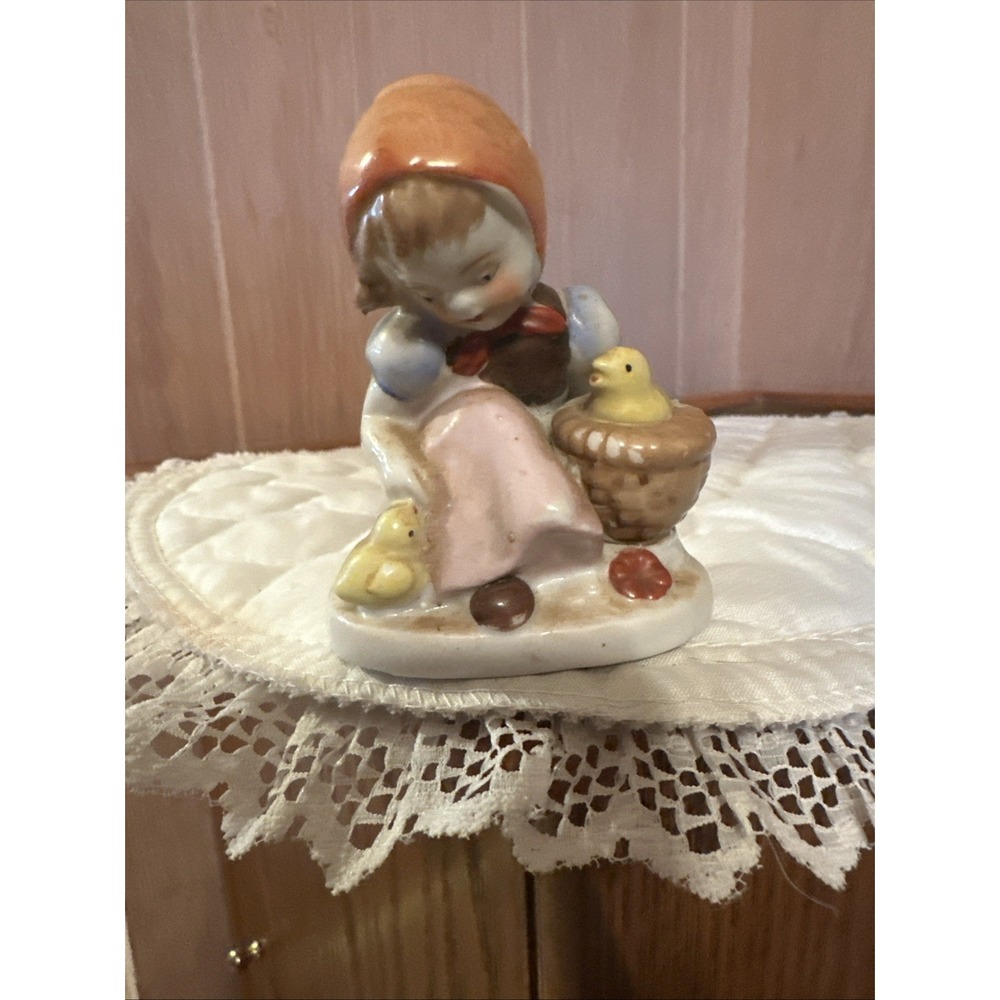 M.I. Hummel "Chick‎ Girl" figurine